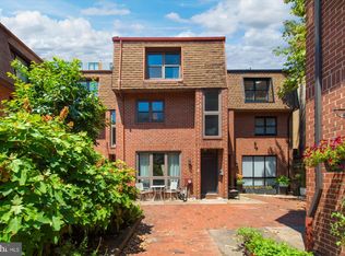 9 Appletree Ct, Philadelphia, PA 19106