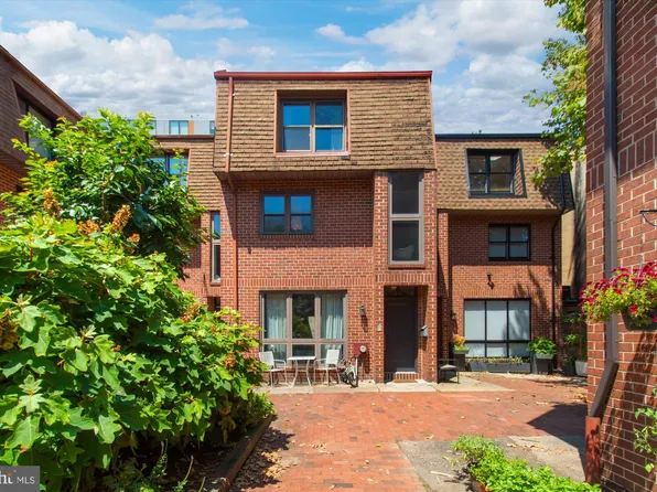 9 Appletree Ct, Philadelphia, PA 19106