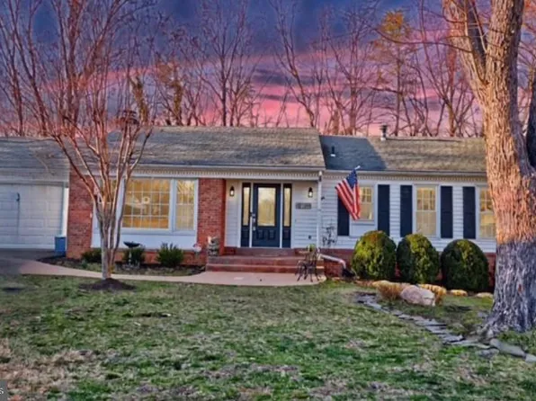 8100 Saint David Ct, Springfield, VA 22153