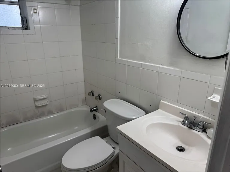 11 SW 32nd Ave #4 — Photo 13