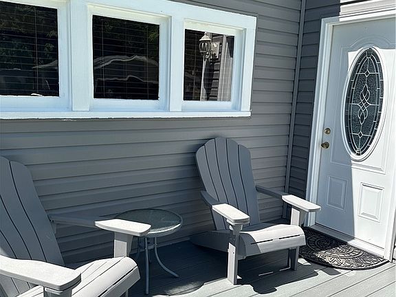 5th image of 50 Casement Ave