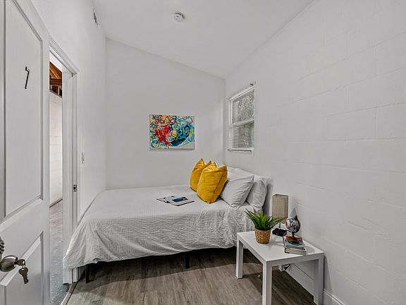 3rd image of 3608 E Knollwood St #14926274