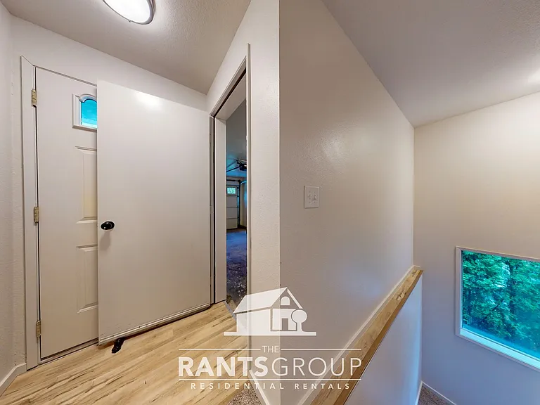 412-414 NW Sherman St — Photo 22