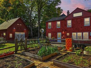 143 Stonehouse Rd, Trumbull, CT 06611