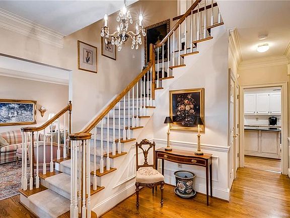 4th image of 2185 Dunwoody Heritage Dr