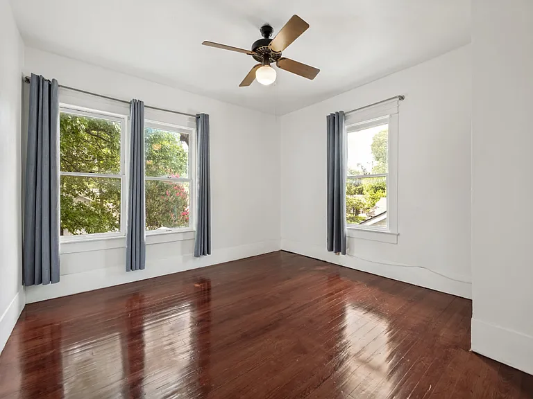 5623 Victor St — Photo 3