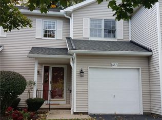 657 Strand Pond Cir, Webster, NY 14580