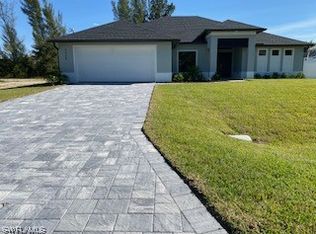 135 SW 10th Pl, Cape Coral, FL 33991