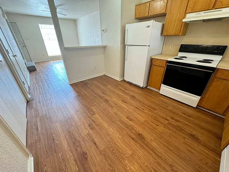 4300 Alan Kent Dr — Photo 5