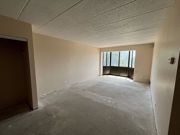 2nd image of 606 E Woodland Park Ave APT 306