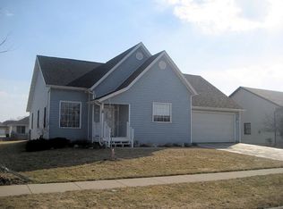 320 Willis Ave, Rochelle, IL 61068