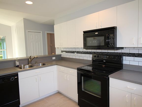 5th image of 812 Champion Ave