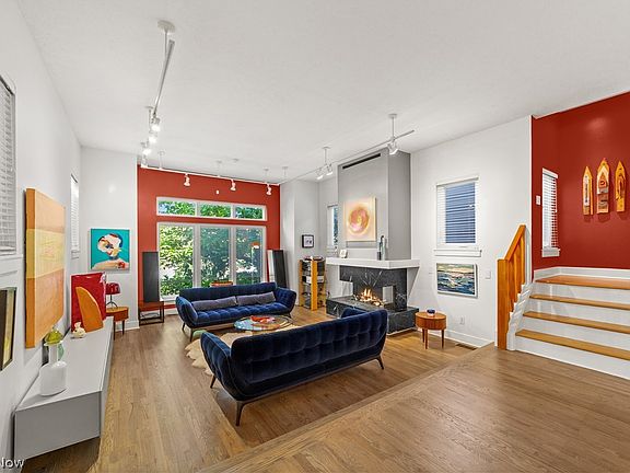 4th image of 2035 W 11th St