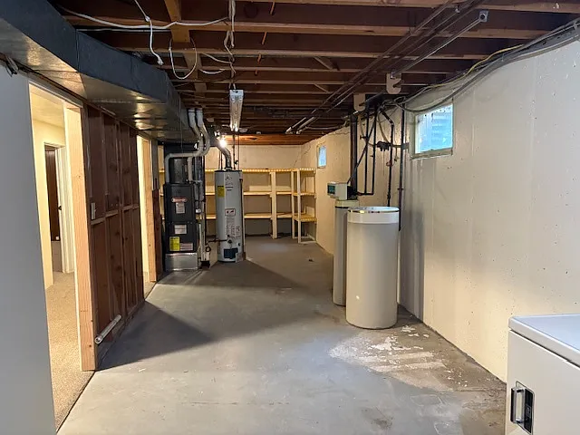 126 Saranac Dr — Photo 35