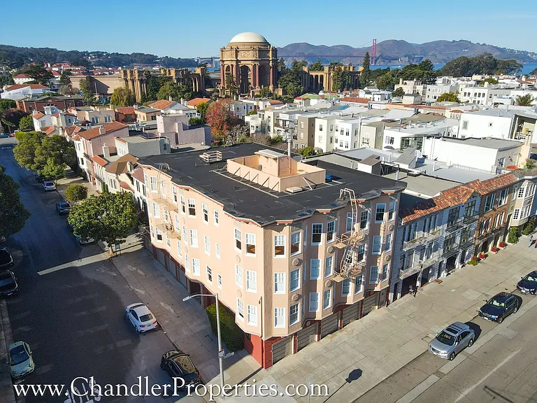 2300 Bay St — Photo 1