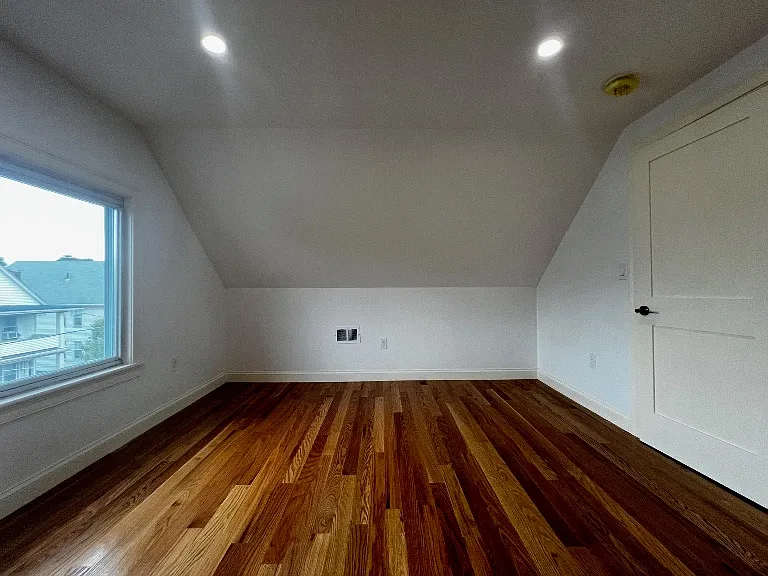 21 Wall St #2 — Photo 25