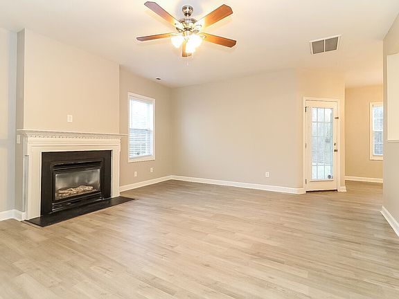 4th image of 3213 Rendezvous Dr