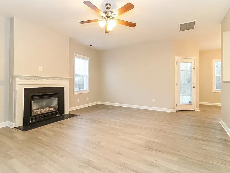 3213 Rendezvous Dr — Photo 4