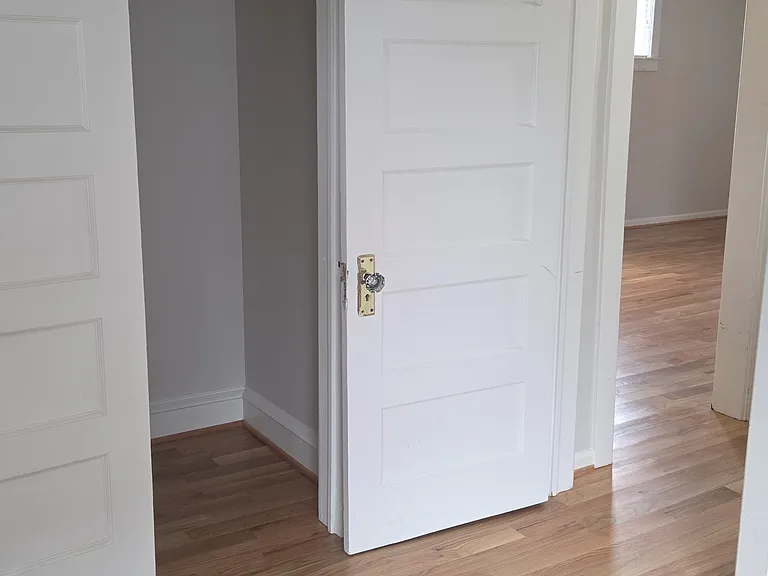 28 W Park Ave #2R — Photo 13