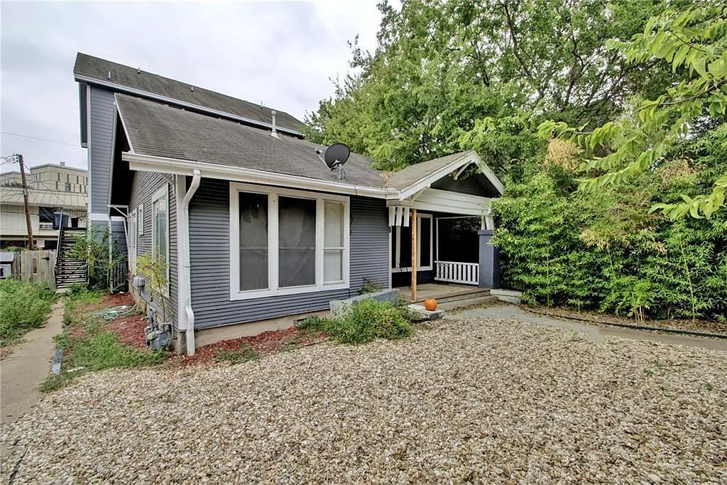 3 bed, 4032 sqft, $4,500 — Photo 3