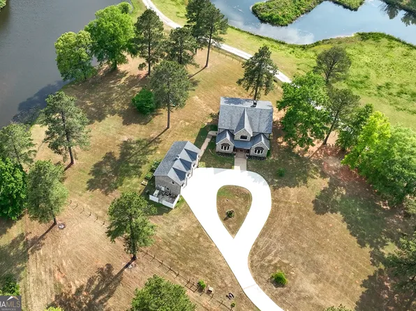 13 Southern Waters Way, Forsyth, GA 31029
