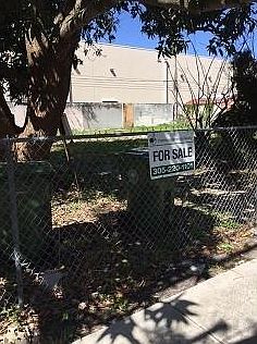 2nd image of 1000 SW 30th Ave