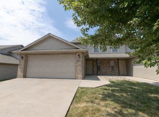 4001 Snowy Owl Dr, Columbia, MO 65202