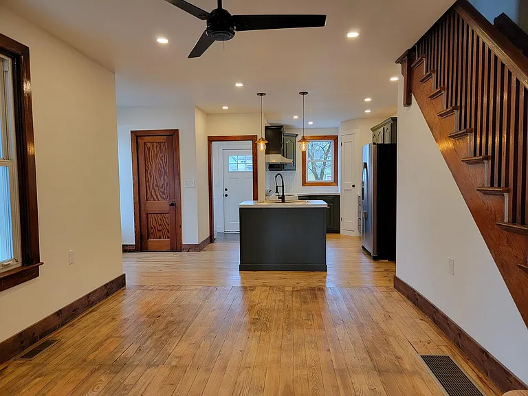 212 W Main St — Photo 6