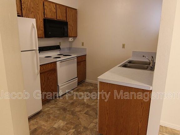3rd image of 627 Hoopes Ave #3