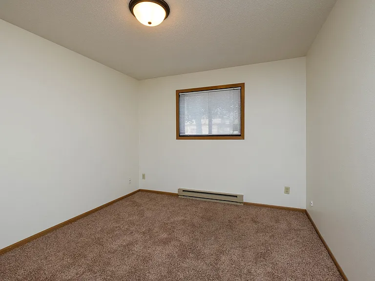 Fargo, ND Monticello Apartments | Bedroom
