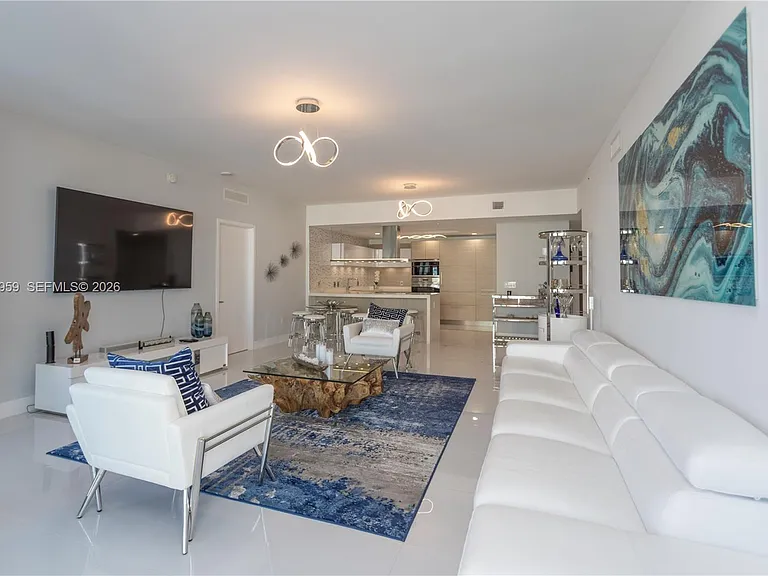 17111 Biscayne Blvd #505 — Photo 33