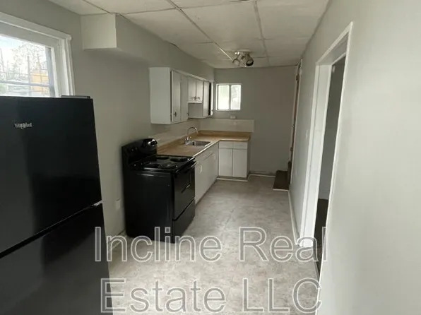 118 Maple Ave APT 3, Dravosburg, PA 15034