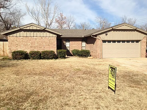 343 Woodcrest Dr Photo 1