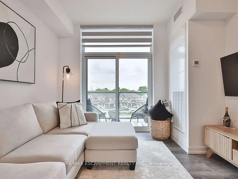 470 Dundas St E #314 — Photo 9