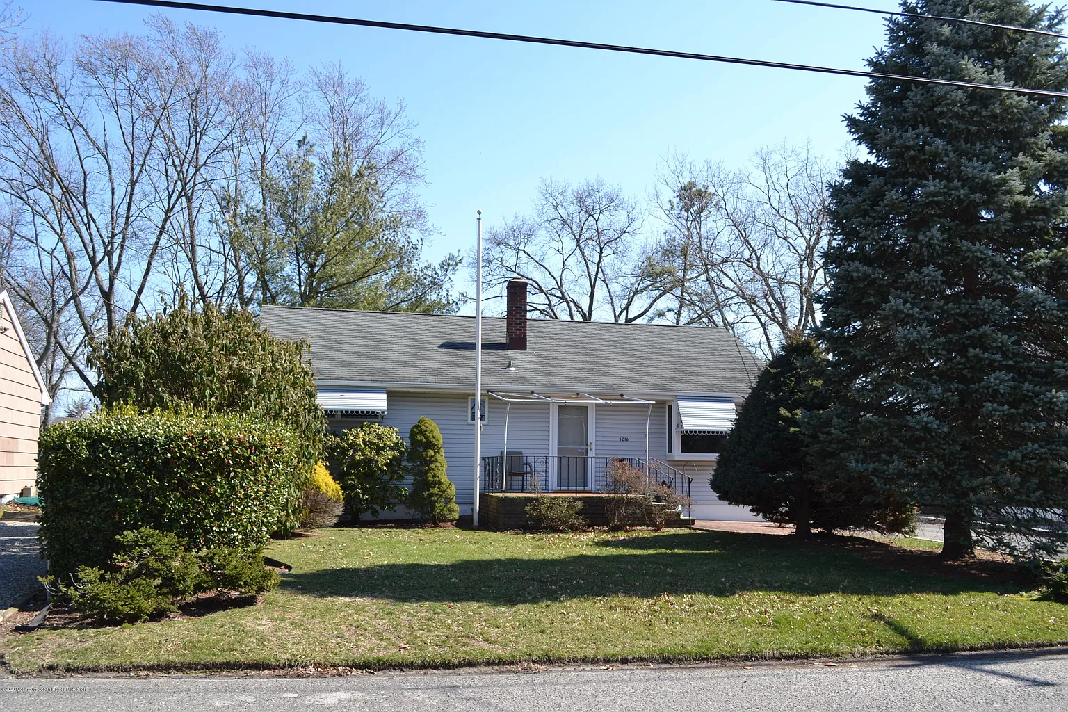 1216 Sleepy Hollow Rd photo 1