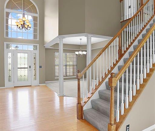4th image of 6 Crestwyck Ct