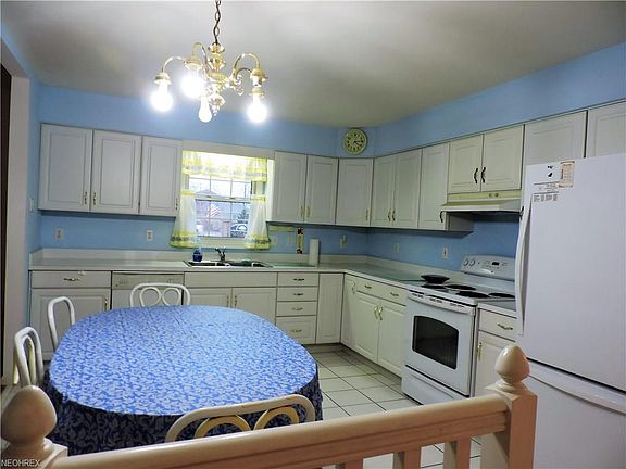 3rd image of 46 Nantucket Row