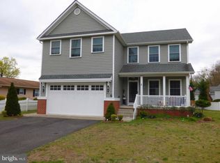 2 Smith St, Burlington, NJ 08016