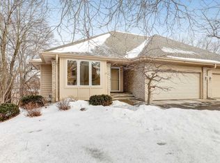 6855 Stonewood Ct, Eden Prairie, MN 55346