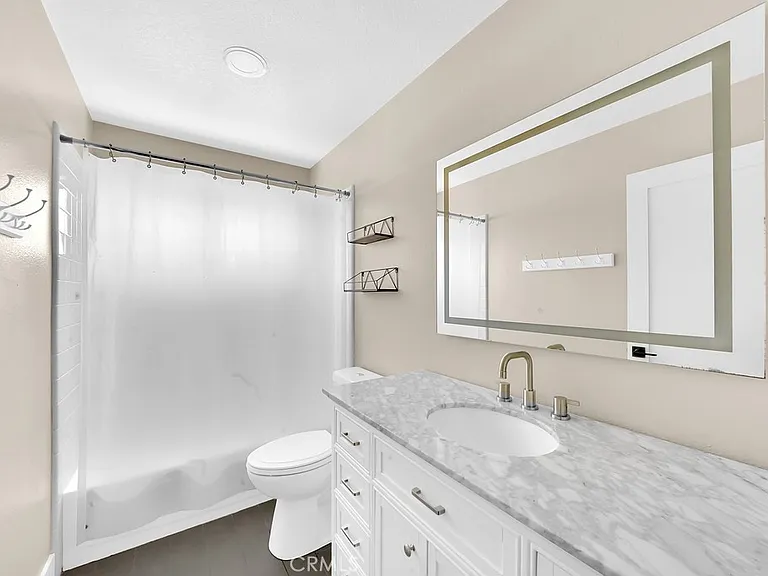 356 E Yale Loop — Photo 10