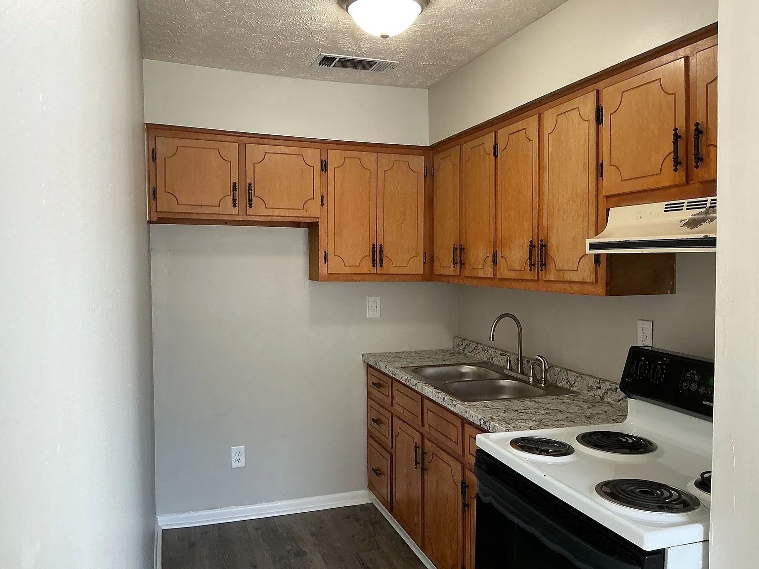 1 bed, 726 sqft, $725 — Photo 2