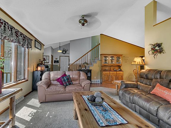 5th image of 419 12th Ave N