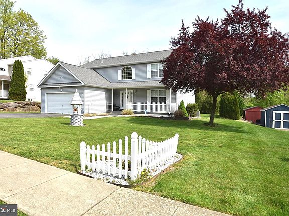 3rd image of 218 Pennford Pl