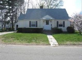 7 Dean St, Mansfield, MA 02048