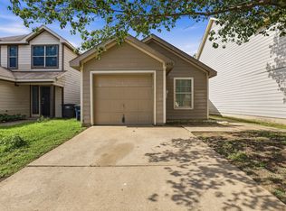 1452 Pine Ln, Fort Worth, TX 76140