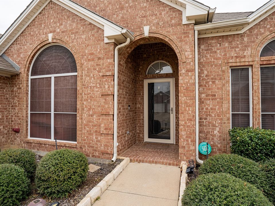 1st image of 8700 Shadow Trace Dr