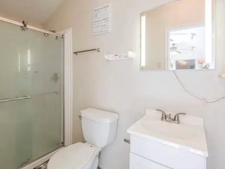 2717 Beechwood St — Photo 2