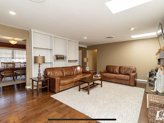 5th image of 1607 Cimmaron Dr