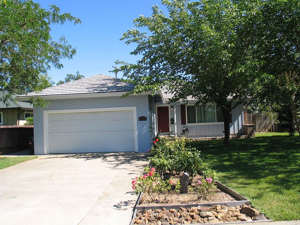 Beautiful Arden area home.