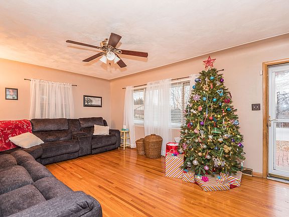 3rd image of 2021 W Edgewood Dr